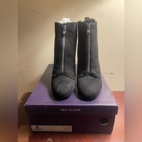 NWB BLACK FUR TONGUE ZIP BOOTIES - Picture 3 of 7